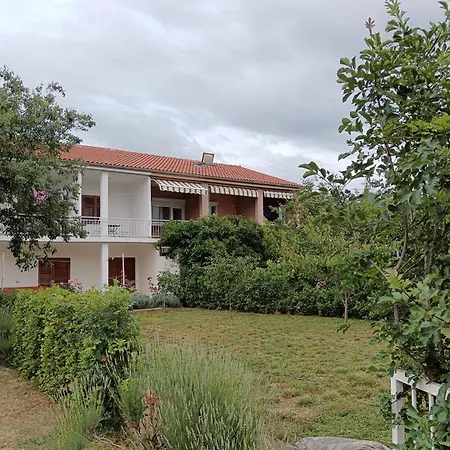 Lana * Starigrad Paklenica
