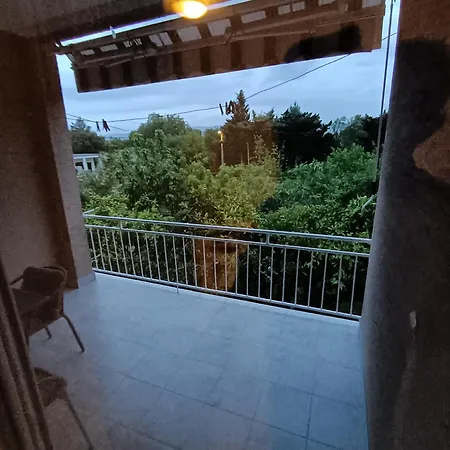 Lana Apartment *