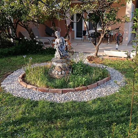 Lana Apartman *