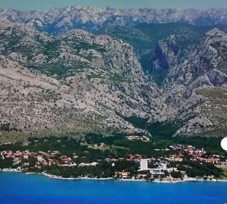 Apartman Lana *