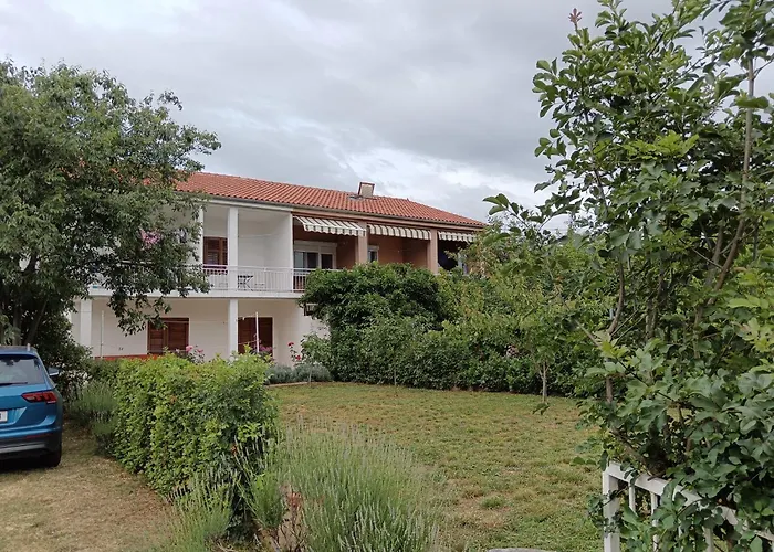 Lana * Starigrad Paklenica